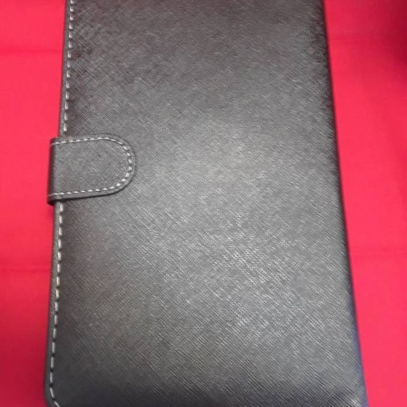 BRAND NEW Universal 7 inch Tablet Case with PC Keyboard and Flip Stand, Black - Picture 7 of 9